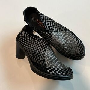 Bernie Mev - 41 black stretch comfort heels